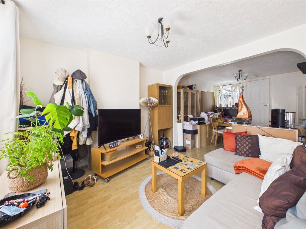 Property photo 2 of 11 Picture No. 14