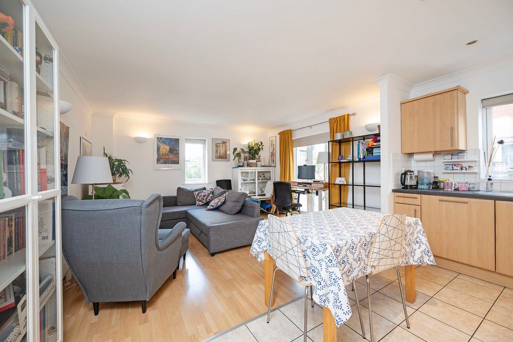 Property photo 2 of 7