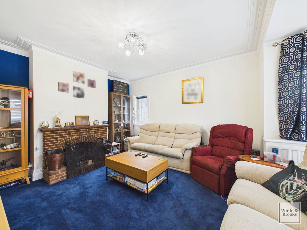 Property photo 2 of 18 Living Room