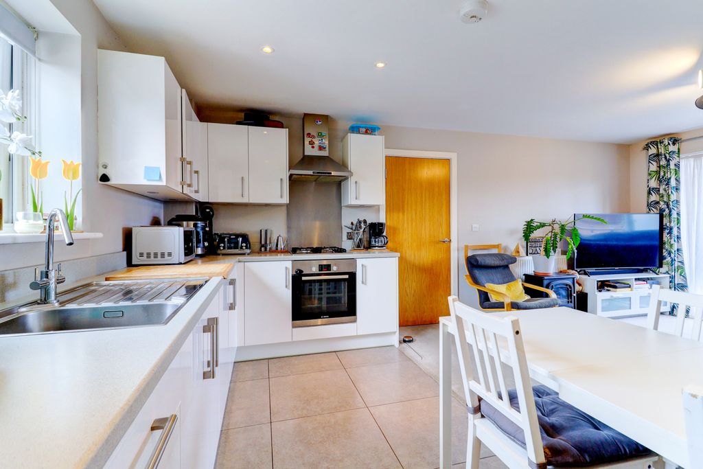 Property photo 2 of 13 Picture No. 12