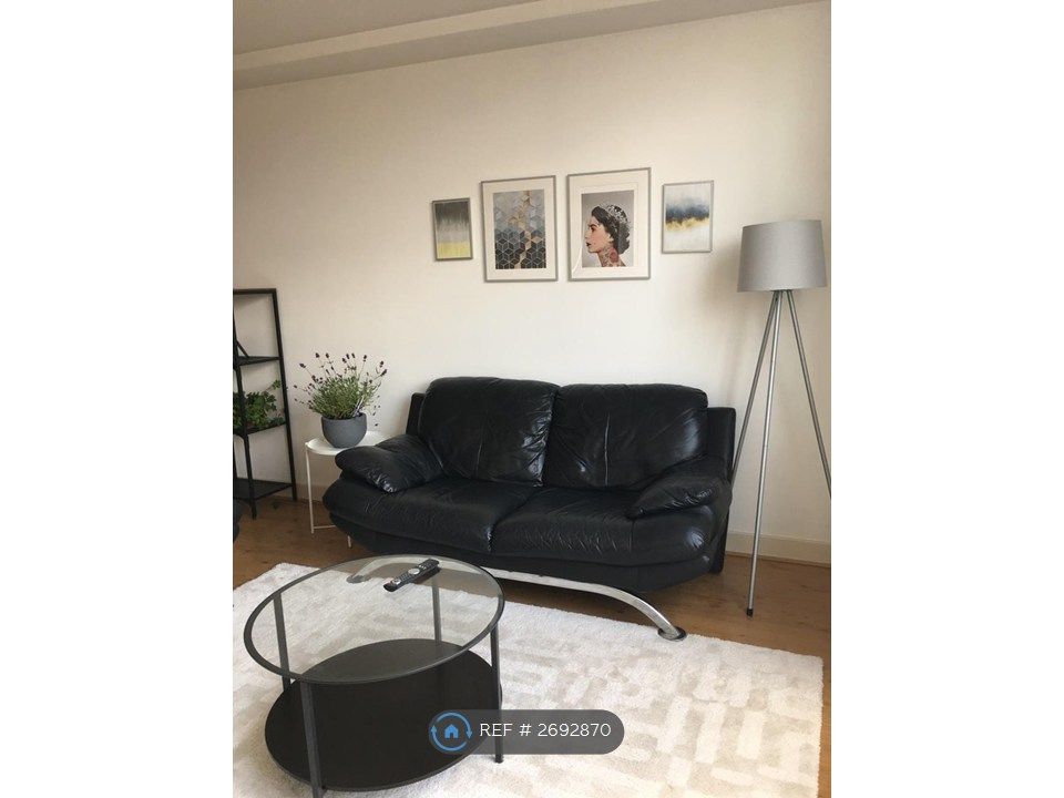 Property photo 2 of 7 Living Room 2