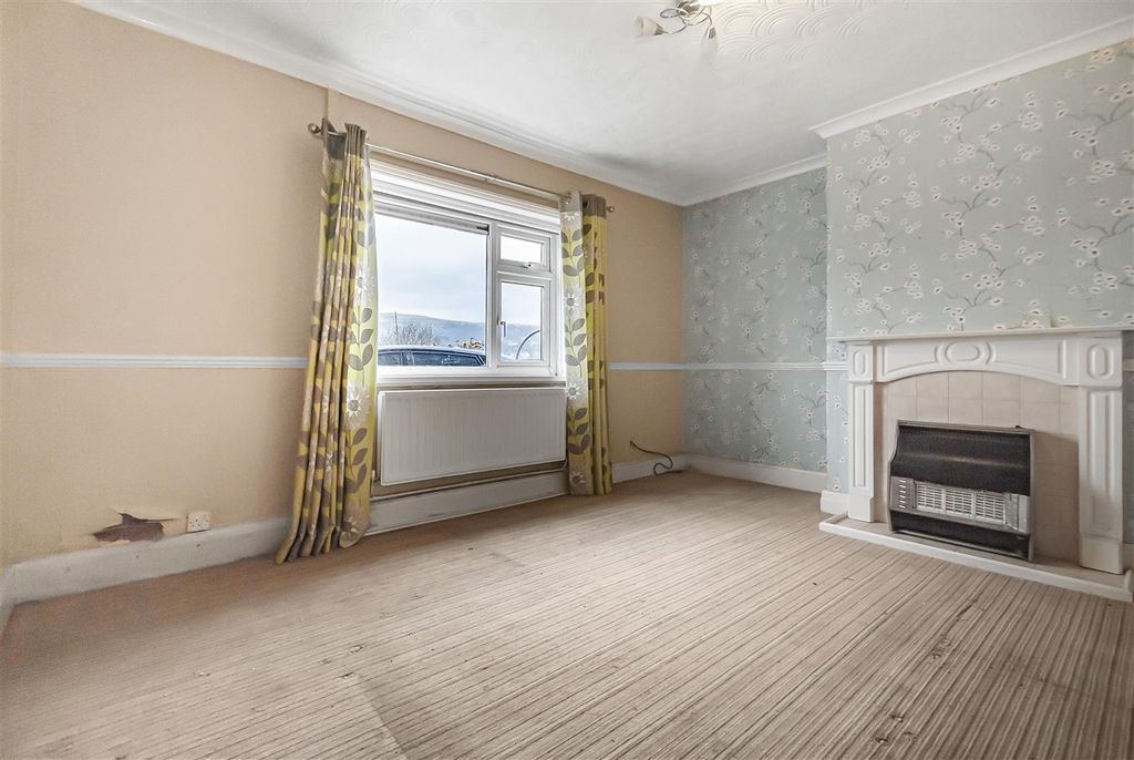 Property photo 2 of 23 Living Room