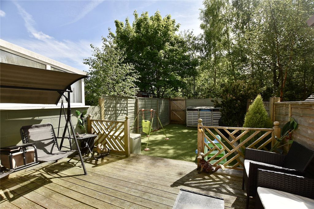 Property photo 2 of 16 Garden