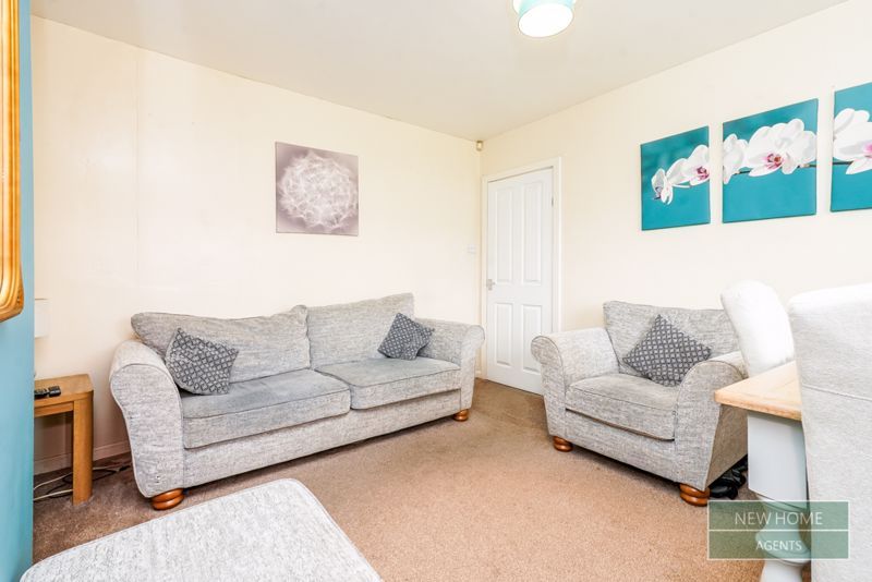 Property photo 3 of 17 Photo 8