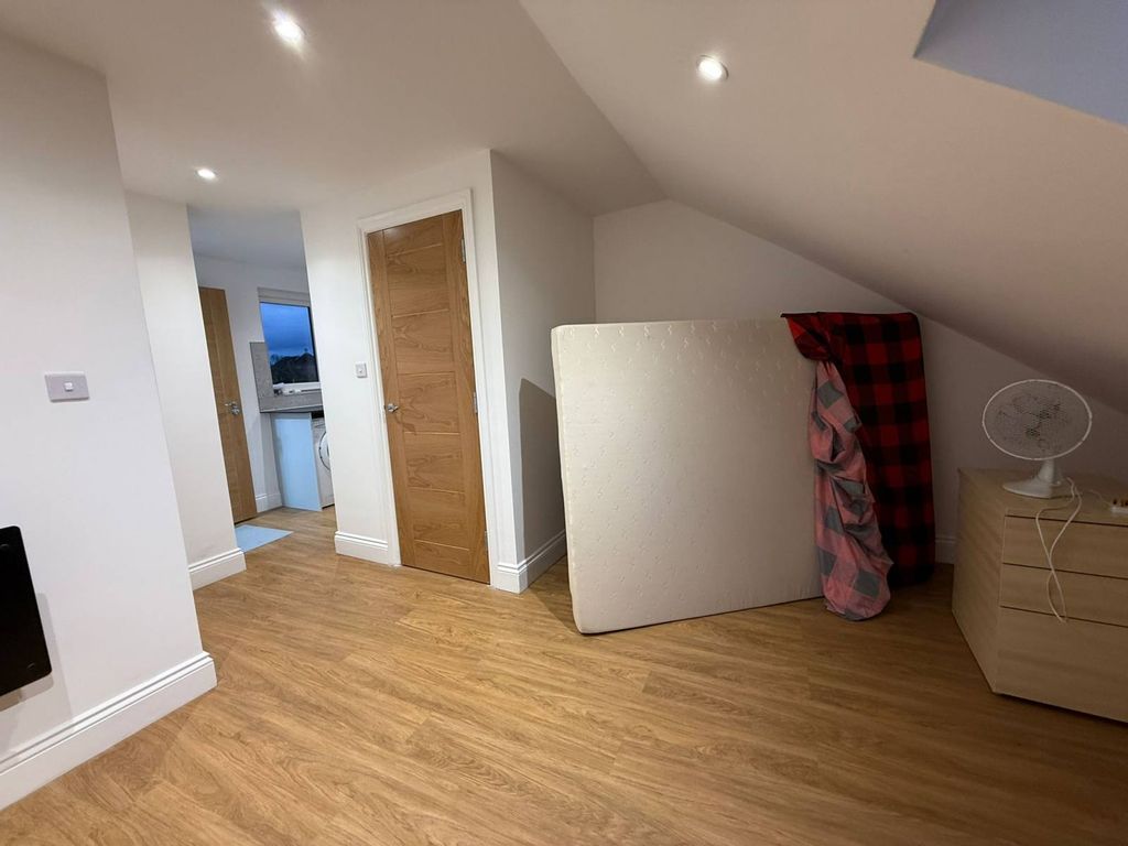 Property photo 2 of 7 Gallery