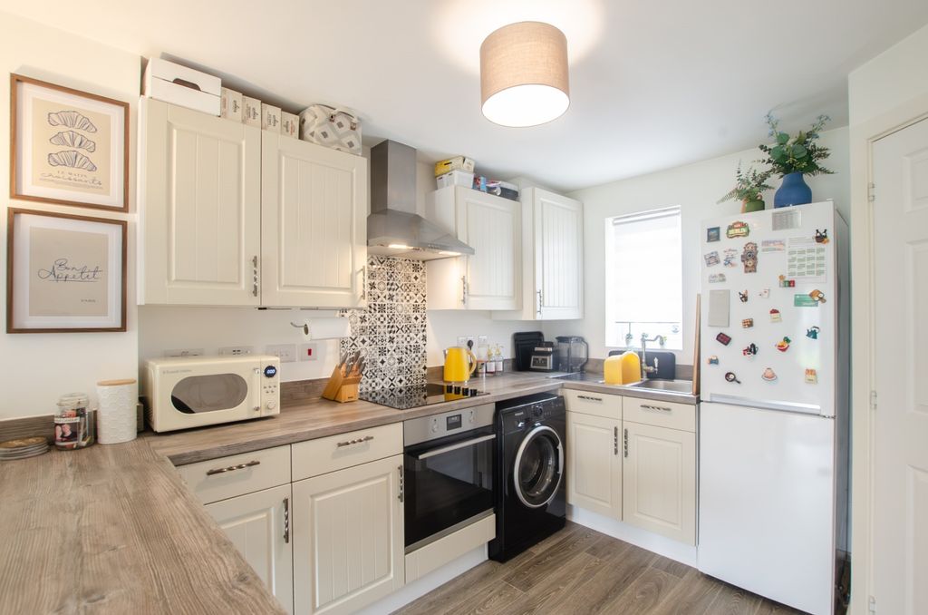 Property photo 3 of 14 13 Tucking Mill Tps 01208 74182-05