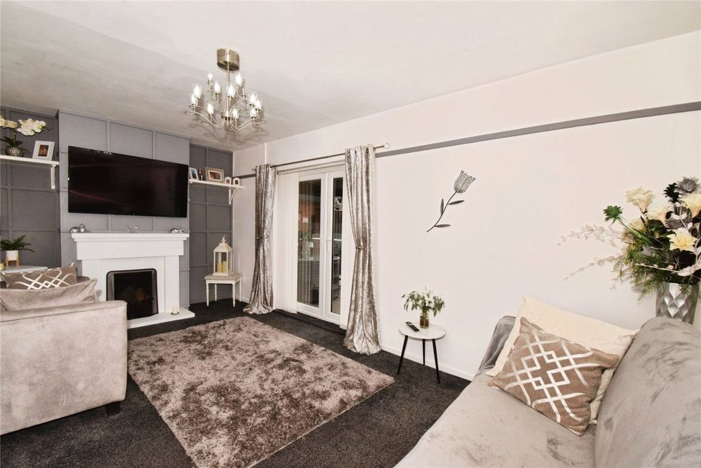 Property photo 2 of 21 Lounge