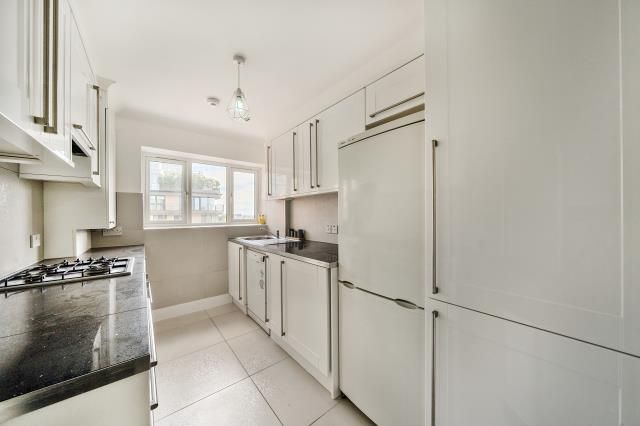 Property photo 3 of 19 Kitchen