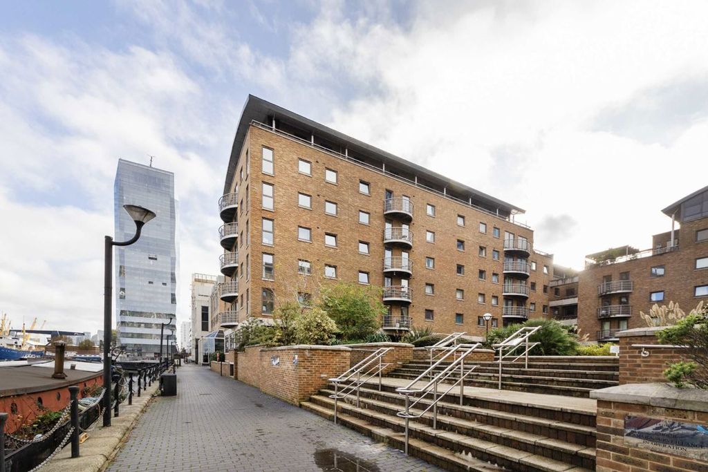 Property photo 1 of 2