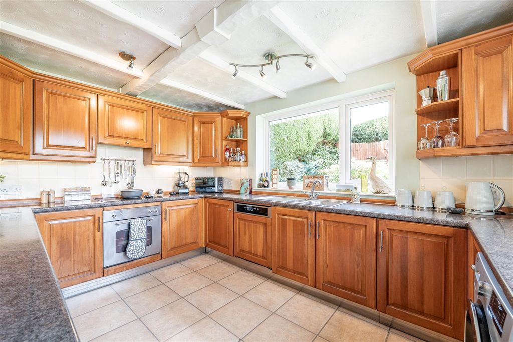 Property photo 3 of 35 Kitchen