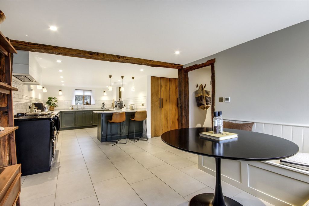 Property photo 3 of 26 Kitchen