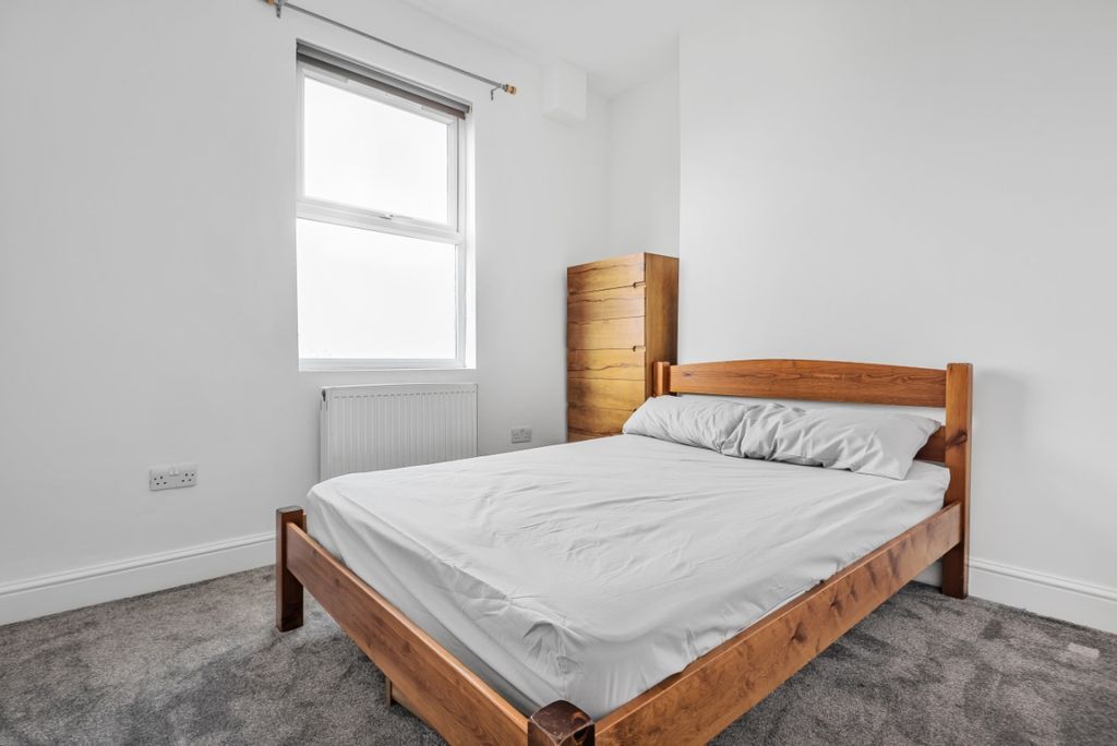 Property photo 2 of 6 829780 (4)