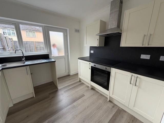 Property photo 3 of 15 Kitchen.Jpg