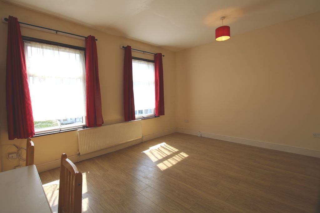 Property photo 1 of 7 5
