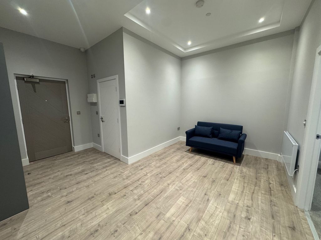 Property photo 3 of 11 Image