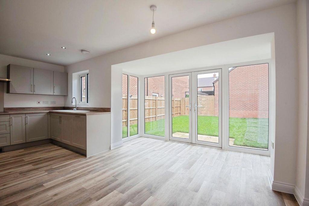 Property photo 2 of 18 Pbox-Img.Jpg