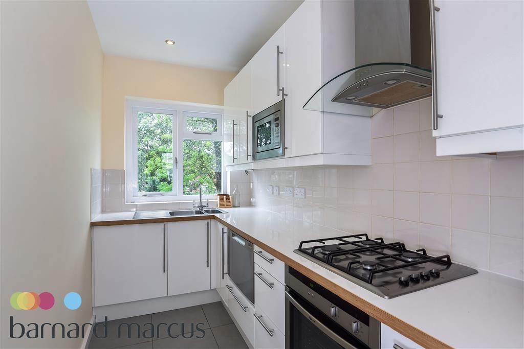 Property photo 2 of 6 Kitchen