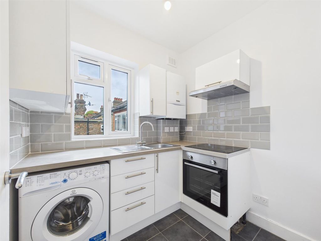 Property photo 2 of 15 Cam01358G0-Pr0188-Still013.Jpg