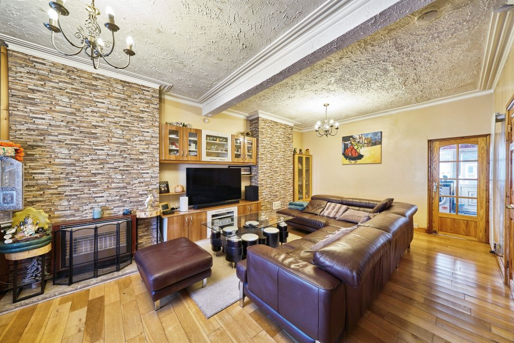 Property photo 1 of 20
