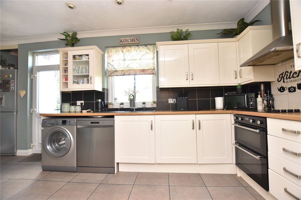 Property photo 2 of 30 Picture No. 15
