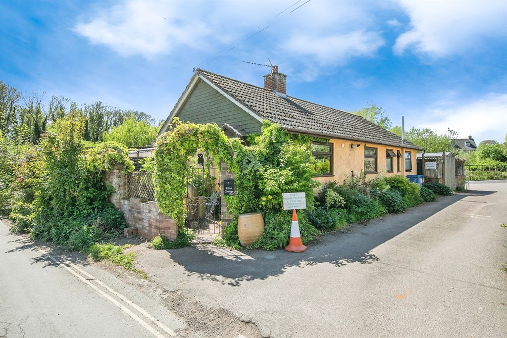 Property photo 1 of 18