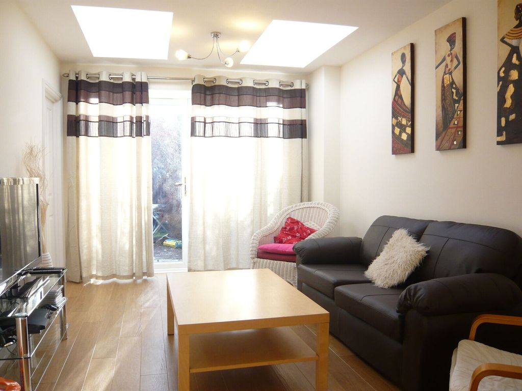 Property photo 2 of 8