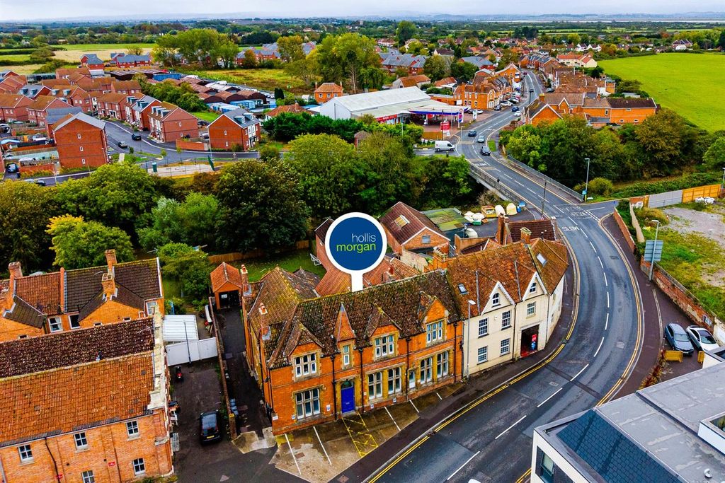 Property photo 1 of 61 11 Huntspill Road, Highbridge, Somerset Ta9 3Dd |