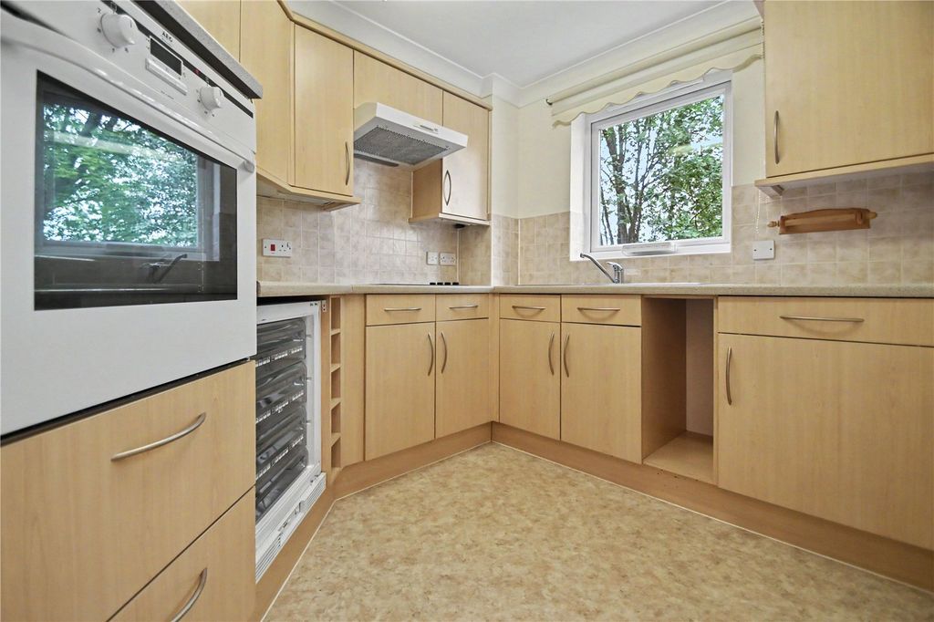 Property photo 2 of 13 Picture No. 01
