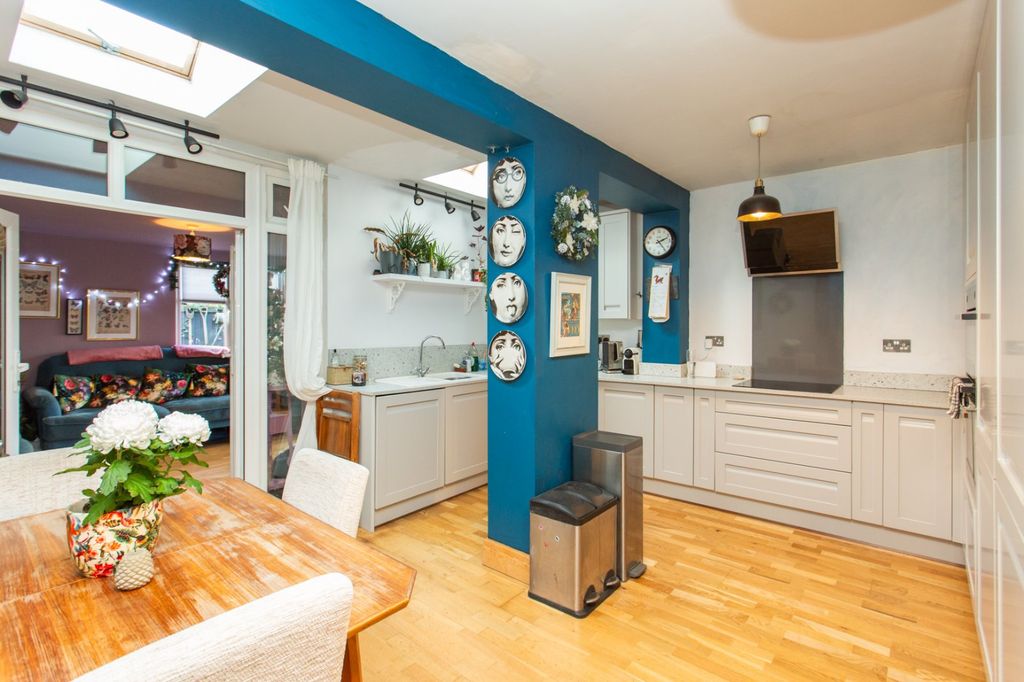 Property photo 2 of 19 Picture 2