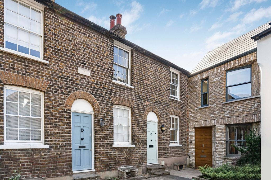 Property photo 1 of 9 External