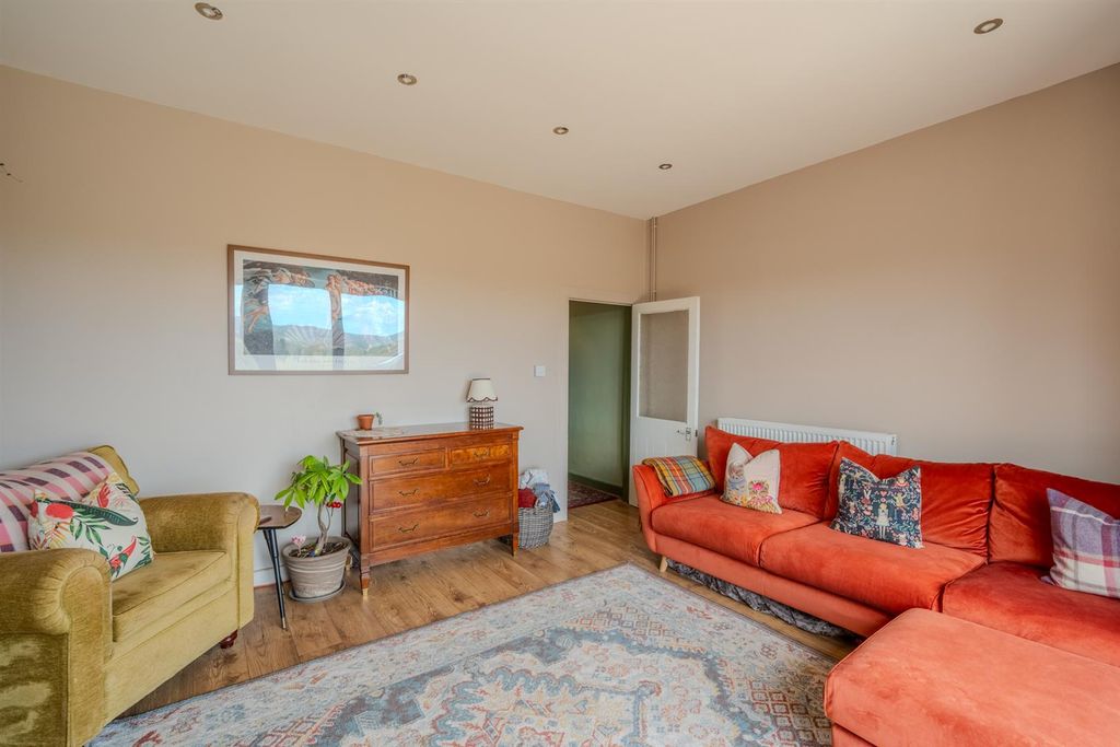 Property photo 2 of 27 3 Hill Top-17.Jpg