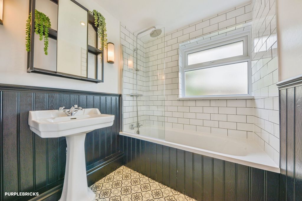 Property photo 2 of 27 Bathroom