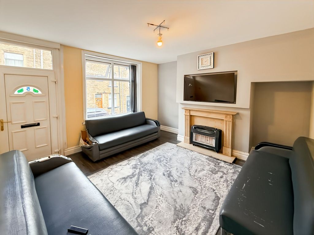 Property photo 2 of 15 5-Paget-St-Keighley 00005(1)