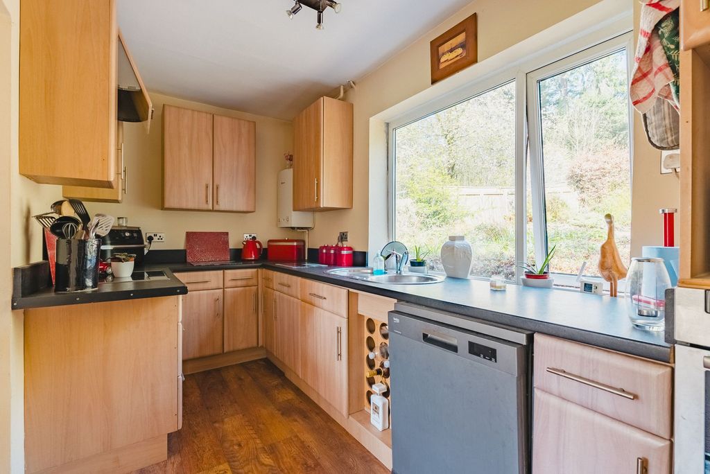 Property photo 2 of 36