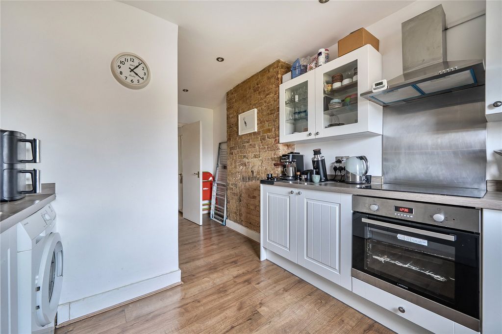 Property photo 2 of 20 Picture No. 13