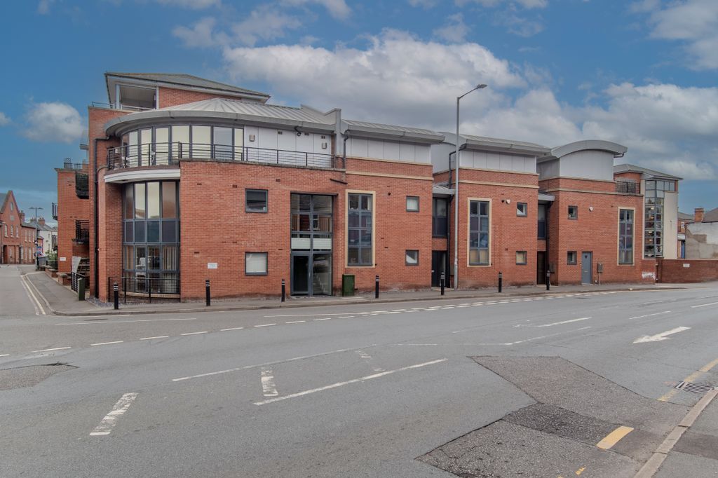 Property photo 1 of 20