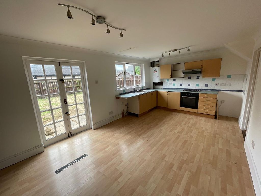 Property photo 2 of 8 Kitchen