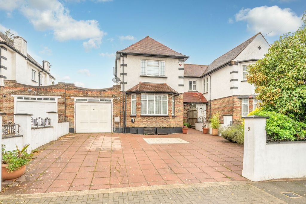 Property photo 1 of 26