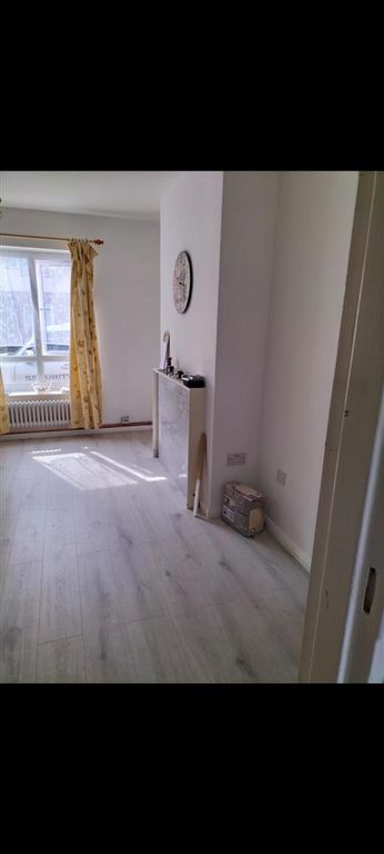 Property photo 2 of 7 Living Room