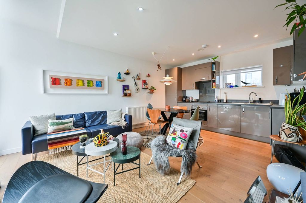 Property photo 3 of 13