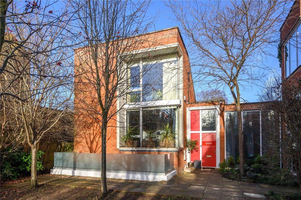 Property photo 2 of 16 Exterior