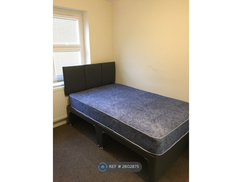 Property photo 2 of 14 Small Double Bed