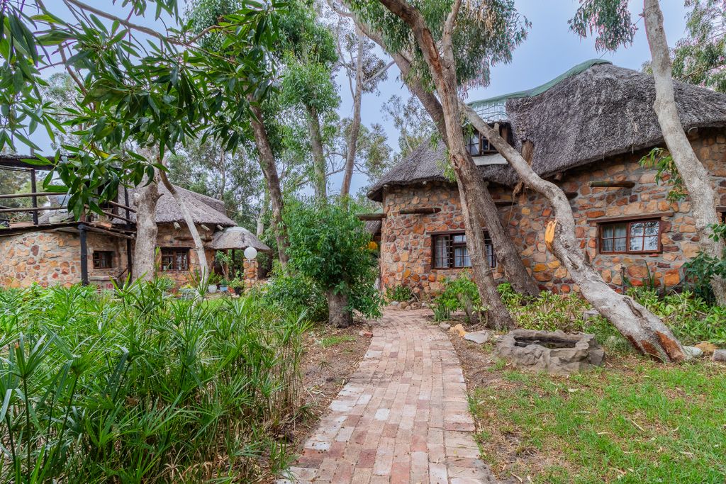 Property photo 3 of 35