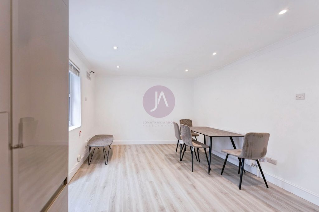 Property photo 3 of 15 Picture No. 18