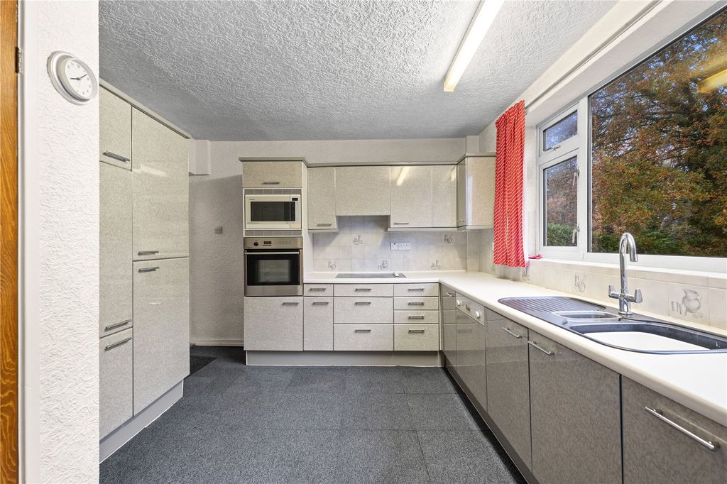 Property photo 3 of 33 Picture No. 06