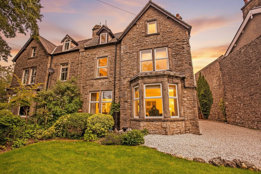 Property photo 1 of 34