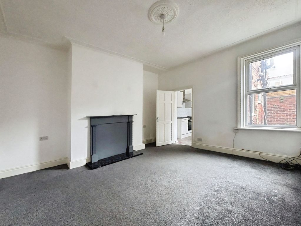 Property photo 1 of 12 5304530