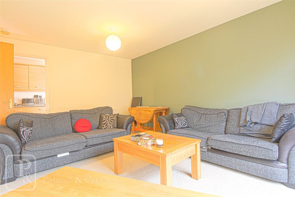 Property photo 2 of 6 Reception Room