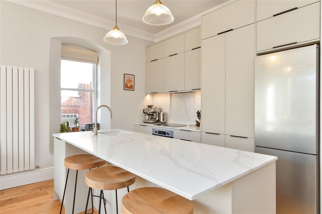 Property photo 2 of 12 Lounge /Kitchen