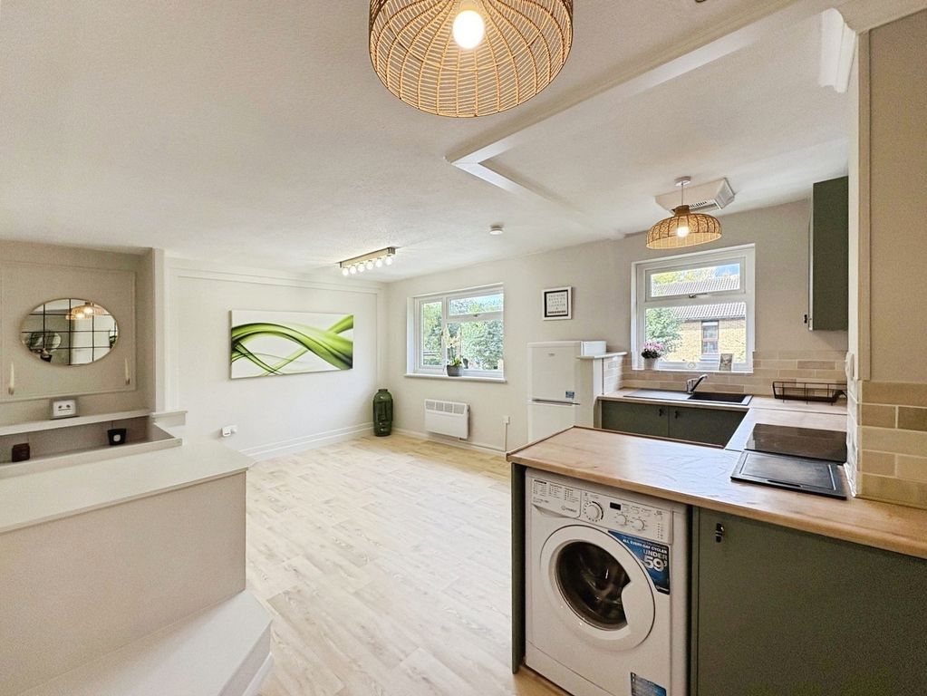 Property photo 2 of 7 Pbox-Img.Jpg
